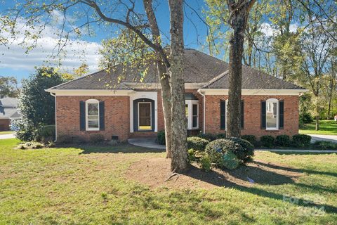 3895 Meadow Ridge Court sold home in Fairway Ridge, Concord, NC