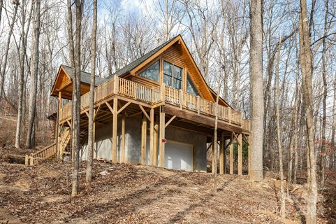 416 Whiteside Trail sold home in Lace Falls, Hendersonville, NC