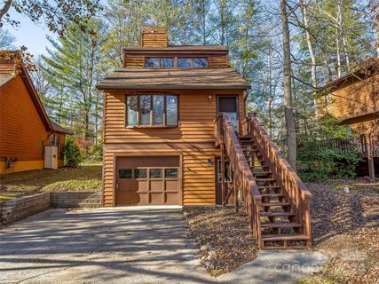 26 N Garden Court sold home in Wildwood Gardens, Fletcher, NC