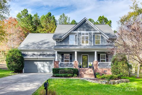 1067 Hunters Run Drive sold home in Hunters Run, Tega Cay, SC