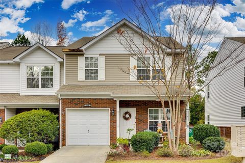 300 Azteca Drive sold home in Wendover At Curry Place, Matthews, NC