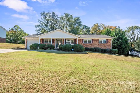 1605 Pine Ridge Drive sold home in Pinehaven, Gastonia, NC