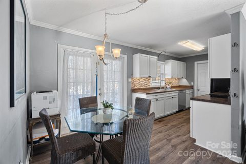 174 Crosswhite Lane sold home in Chipley Park, Statesville, NC