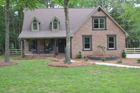 2719 Foxwood Road