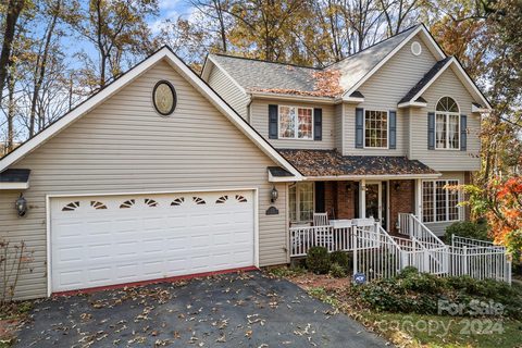 131 Caldonia Drive sold home in Caldonia, Candler, NC