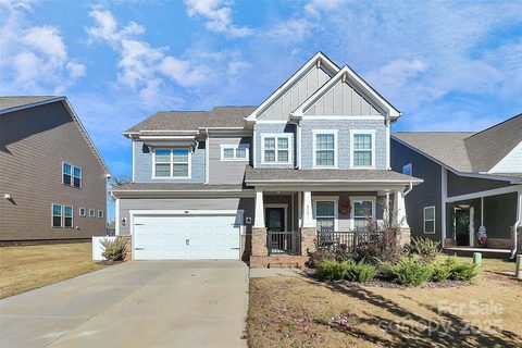 913 Deep River Way