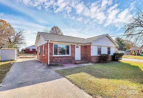 5900 Bridle Trail