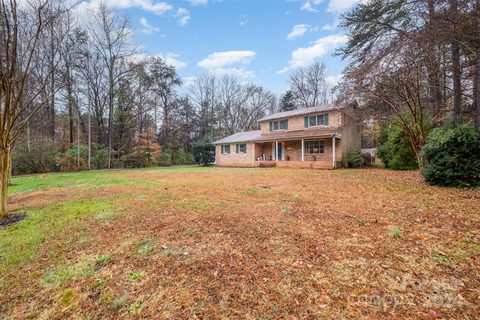 8214 Addison Drive sold home in Cedar Hills, Harrisburg, NC