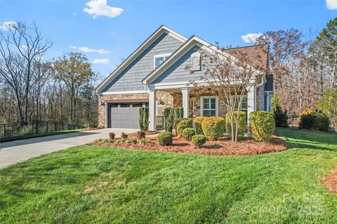 1236 Avalon Place sold home in The Courtyards at Emerald Lake, Matthews, NC