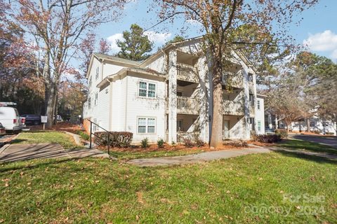1032 Churchill Downs Court sold home in Churchill Downs, Charlotte, NC