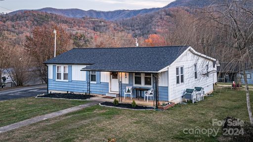 130 Clifton Avenue 8&9 sold home in Arlington Heights, Bryson City, NC