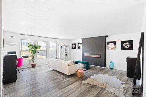 1100 Rainier Lane