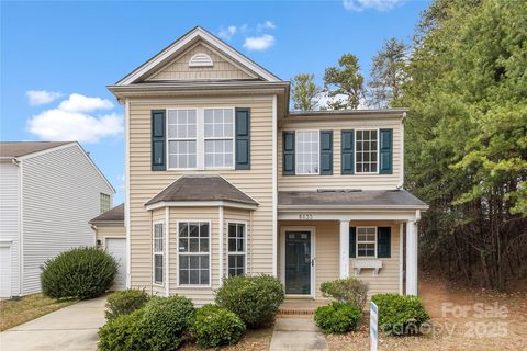 8633 Sawleaf Court