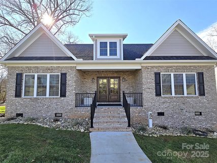 496 19th Avenue Circle active home in Hutton Estate, Hickory, NC