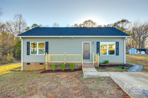 215 Darth Maul Drive sold home in Fairview Estates, Grover, NC