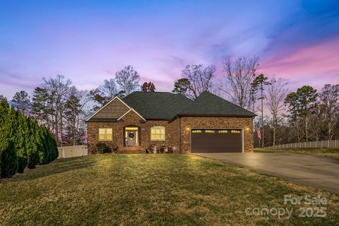 1490 Kensington Park Court sold home in Abernethy Park, Hickory, NC