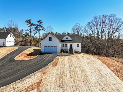 38 Little Oak Road sold home in Oak Knoll Estates, Leicester, NC
