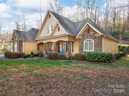 318 Freedom Trail Court sold home in Cobblestone Village, Zirconia, NC