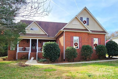 901 Huntington Hills Drive sold home in Huntington Hills, Lincolnton, NC