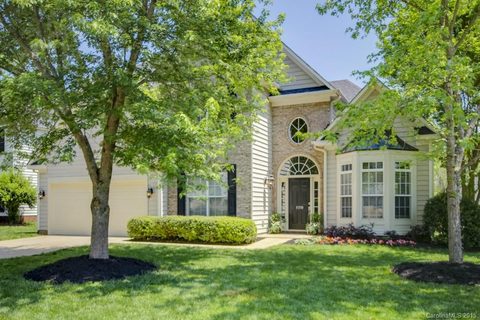 9330 Autumn Applause Drive sold home in Blakeney Heath - Fieldstone, Charlotte, NC