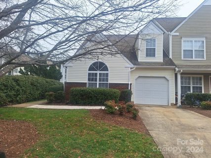 8231 Southgate Commons Drive sold townhome in Southgate Commons, Charlotte, NC
