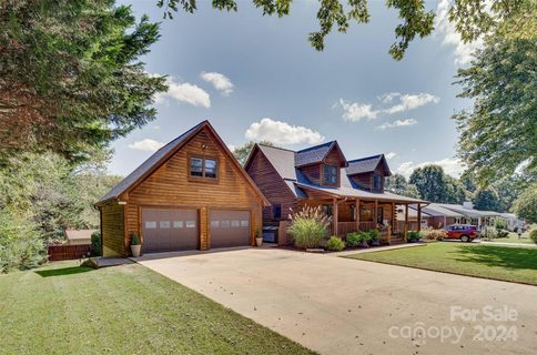 21 Meadow Drive sold home in Meadows of Etowah, Horse Shoe, NC