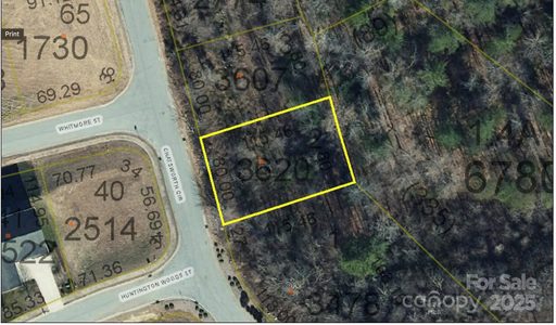 706 Chatsworth Circle active home in Huntington Woods North, Lenoir, NC