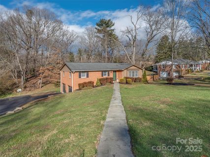 2113 Glenheath Drive sold home in Heatherwood, Hendersonville, NC