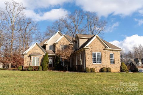 4518 Burrenfort Drive sold home in Killian Crossing, Denver, NC