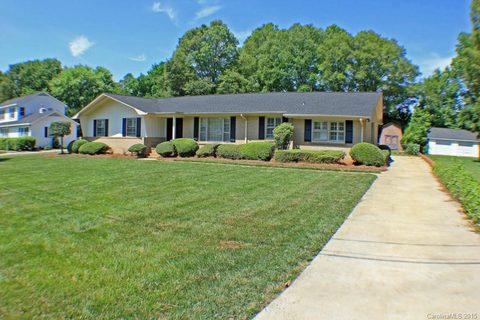 1004 Manchester Lane