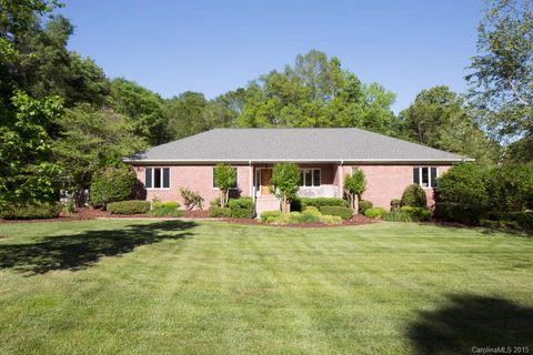 1500 Dennbriar Drive