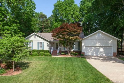 2911 Butter Churn Lane sold home in Hearthstone, Matthews, NC
