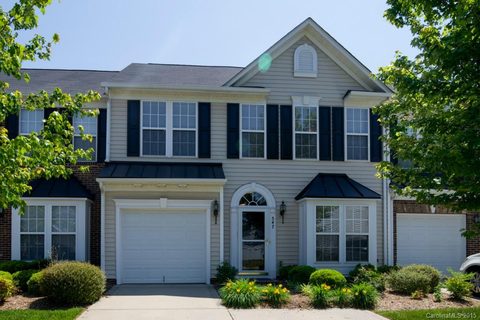 547 Pate Drive 136 sold home in Fairway Townhouses, Fort Mill, SC