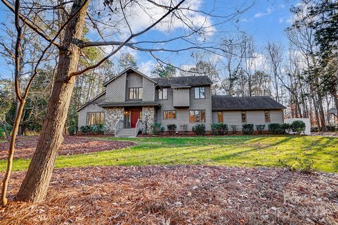 9435 Squirrel Hollow Lane