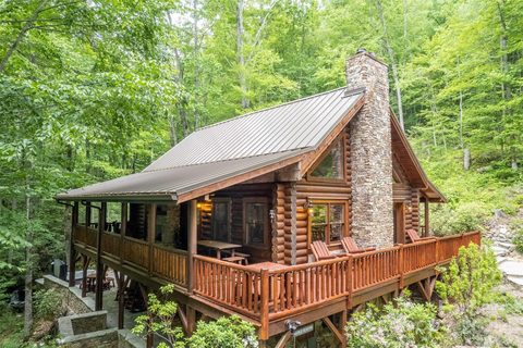 543 Bear Track Drive sold home in Wolf Creek, Tuckasegee, NC
