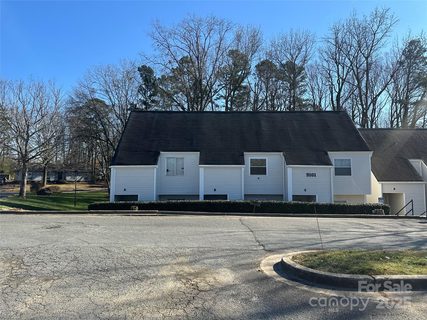 9101 Spyglass Place A sold condo in Pawtuckett on the Green, Charlotte, NC