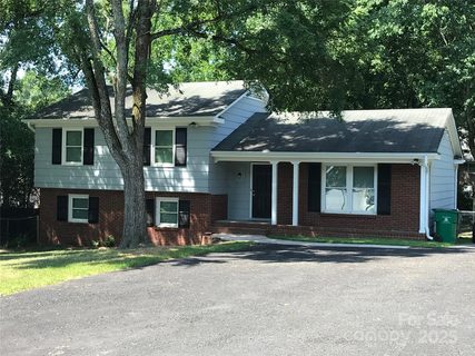 1330 Bonnie Lane
