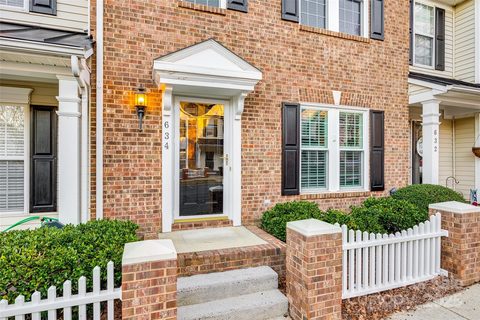 634 Atherton Way