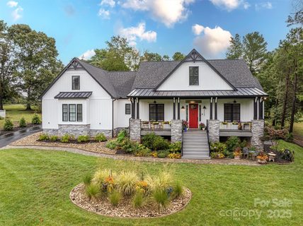 4065 Wandering Lane