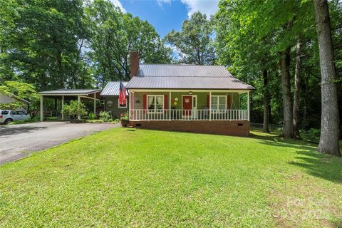 515 Holly Circle sold home in Holly Acres, Mount Holly, NC