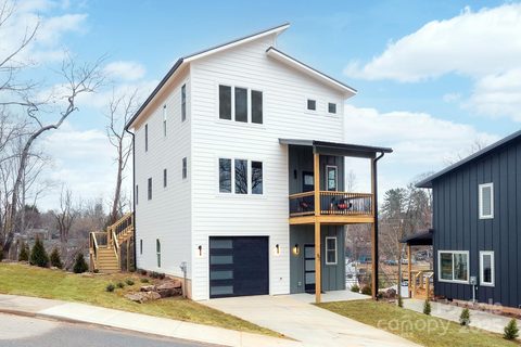 52 Harnett Street