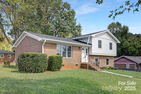 6762 Glenmoor Drive