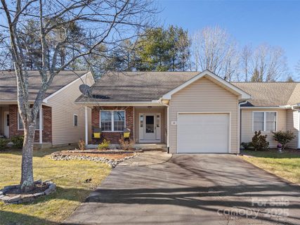 48 S Woodridge View Court sold townhome in Haywood Townes, Hendersonville, NC