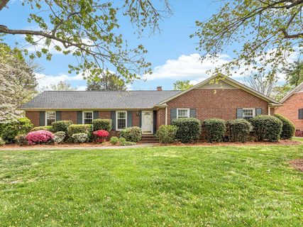 512 Holiday Road