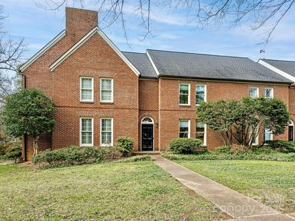 2031 Queens Road