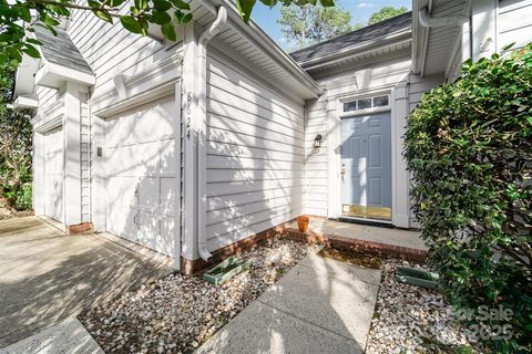 8624 Woodcock Lane