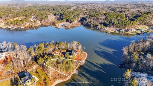 5759 Lake Pointe Drive sold home in Waterfront Harbor, Granite Falls, NC