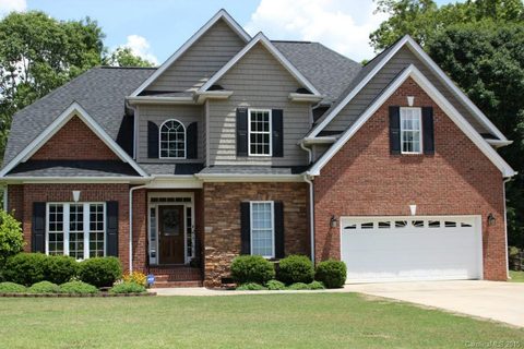 1810 Abbotsford Court