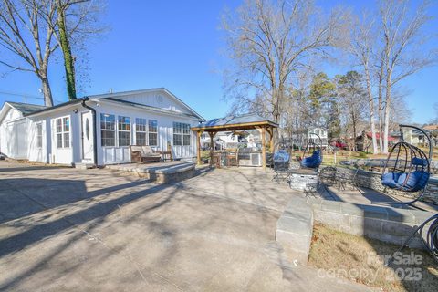 631 Hickory Point Drive sold home in Hickory Point, Lexington, NC