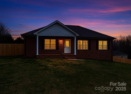 300 Pine Meadows Circle sold home in Pine Meadows, Hickory, NC